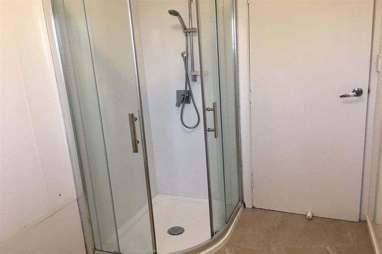 Photo of property in 13 Christmas Road, Manurewa, Auckland, 2102