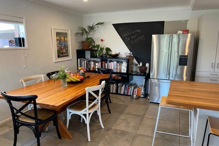 Photo of property in 1/196 Lake Road, Belmont, Auckland, 0622