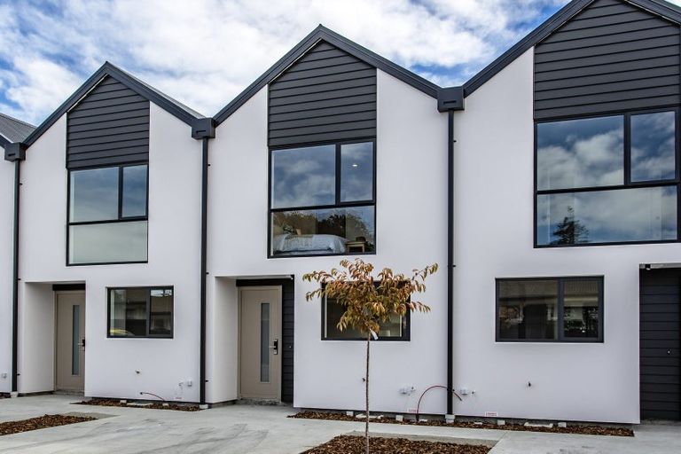 Photo of property in 9/29 Main Road South, Sockburn, Christchurch, 8042