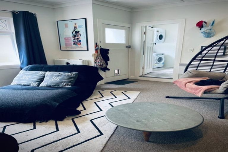 Photo of property in 39a Brougham Street, Mount Victoria, Wellington, 6011