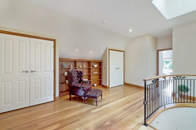 Photo of property in 22 Aileen Place, Whangamata, 3691