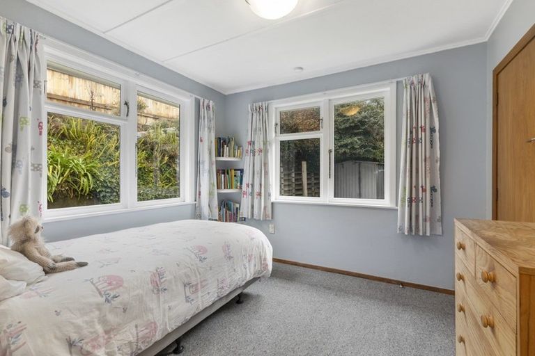 Photo of property in 40 Holborn Drive, Stokes Valley, Lower Hutt, 5019