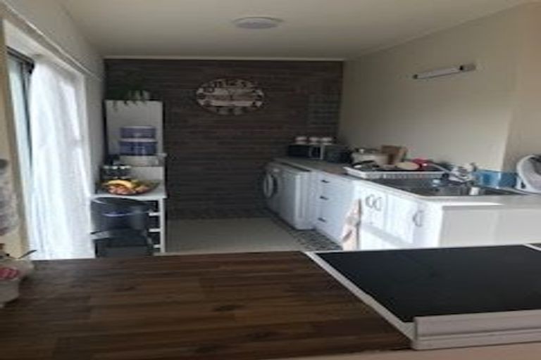 Photo of property in 16 Ropiha Street, Fitzroy, New Plymouth, 4312