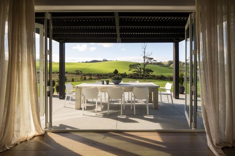 Photo of property in 10 Olsen Place, Kinloch, 3385