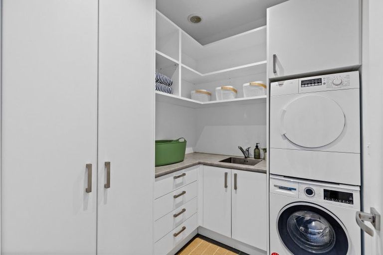 Photo of property in 1 Bangor Street, Point Chevalier, Auckland, 1022