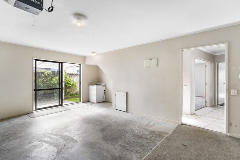 Photo of property in 24 Sheddings Lane, East Tamaki, Auckland, 2016