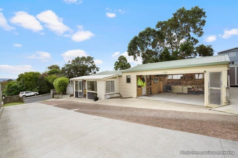 Photo of property in 4 Brian Crescent, Stanmore Bay, Whangaparaoa, 0932