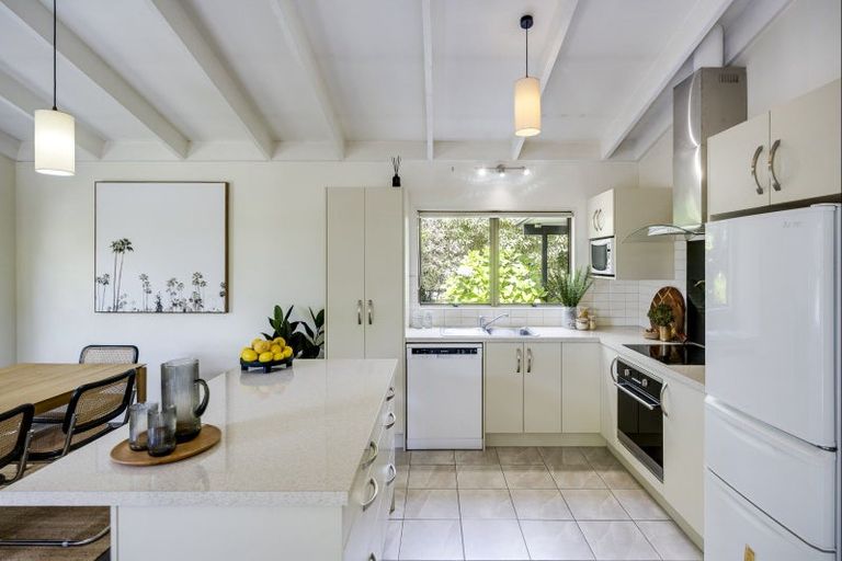 Photo of property in 34 James Cook Street, Havelock North, 4130