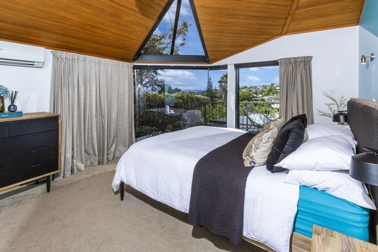 Photo of property in 2/20 Kiteroa Terrace, Rothesay Bay, Auckland, 0630