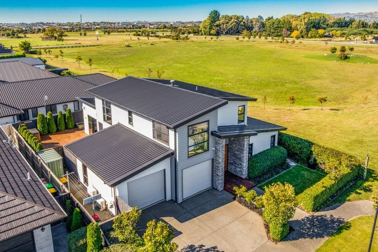 Photo of property in 33 Little Gem Road, Hornby, Christchurch, 8025