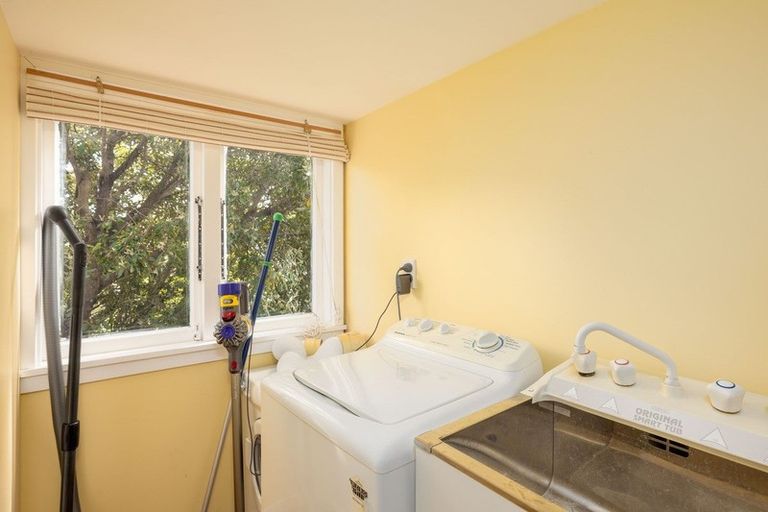 Photo of property in 38 Bayview Road, Charteris Bay, Governors Bay, 8971