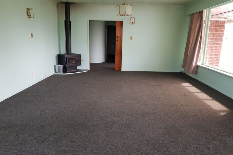 Photo of property in 23 Evans Road, Glen Eden, Auckland, 0602