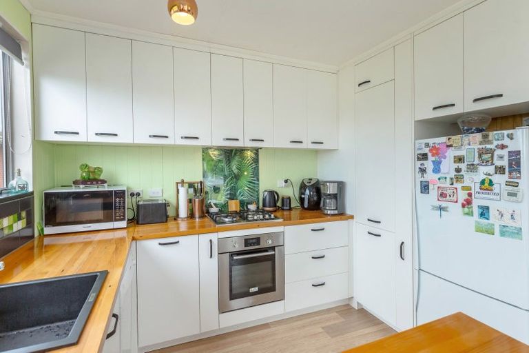 Photo of property in 2 Hornsby Street, Carterton, 5713