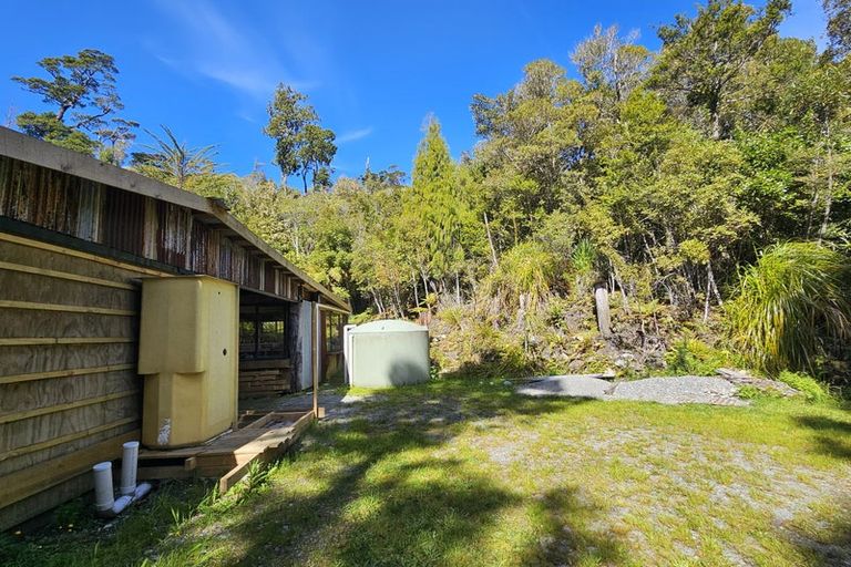 Photo of property in 215 Clifton Road, Kaiata, Greymouth, 7805