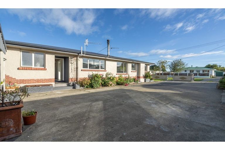 Photo of property in 14 Ballantrae Street, Wallacetown, 9816