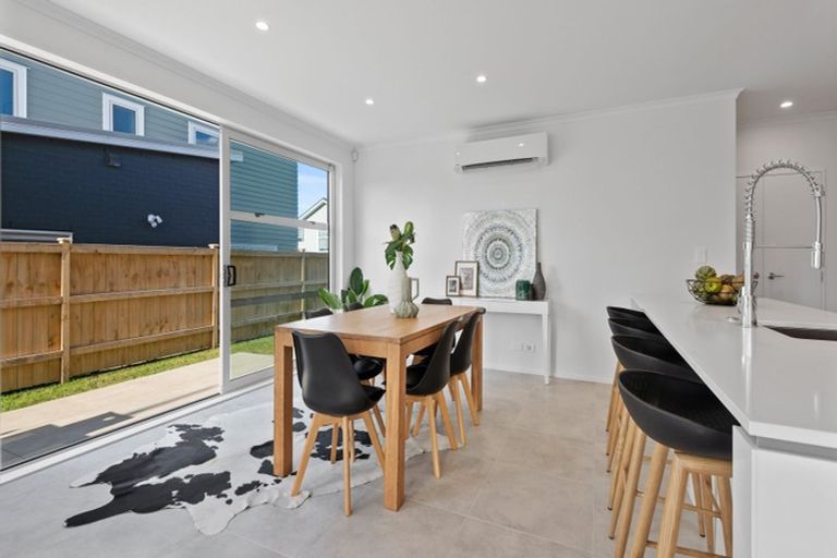 Photo of property in 17 Kukuwai Avenue, Red Beach, 0932