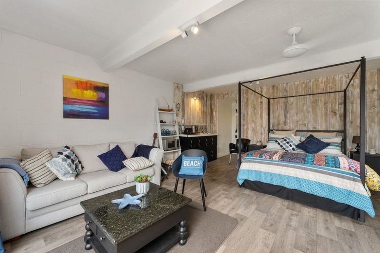 Photo of property in 36 Omokoroa Road, Omokoroa, 3114