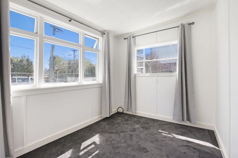 Photo of property in 32 Somerset Crescent, Spreydon, Christchurch, 8024