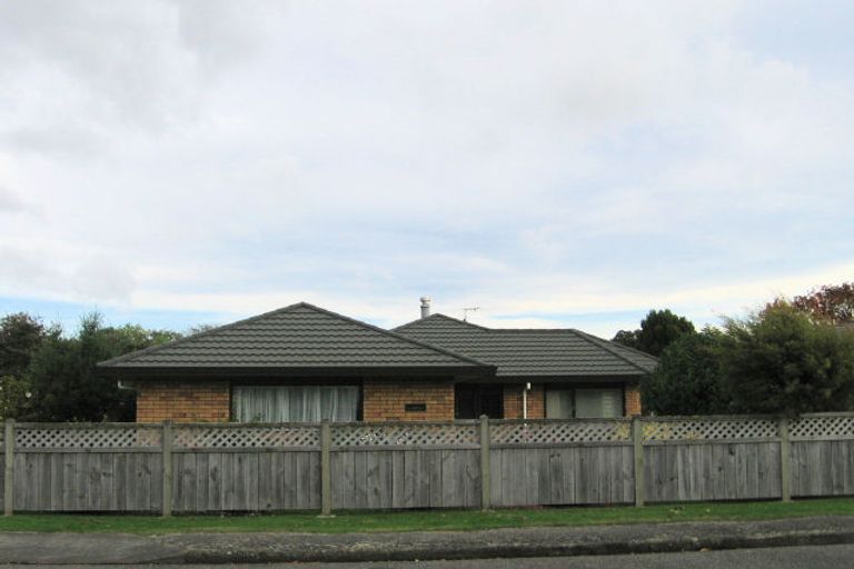 Photo of property in 6 Rawene Street, Waikanae, 5036