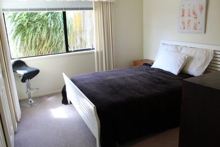 Photo of property in 2/18 Gillard Place, Eastern Beach, Auckland, 2012