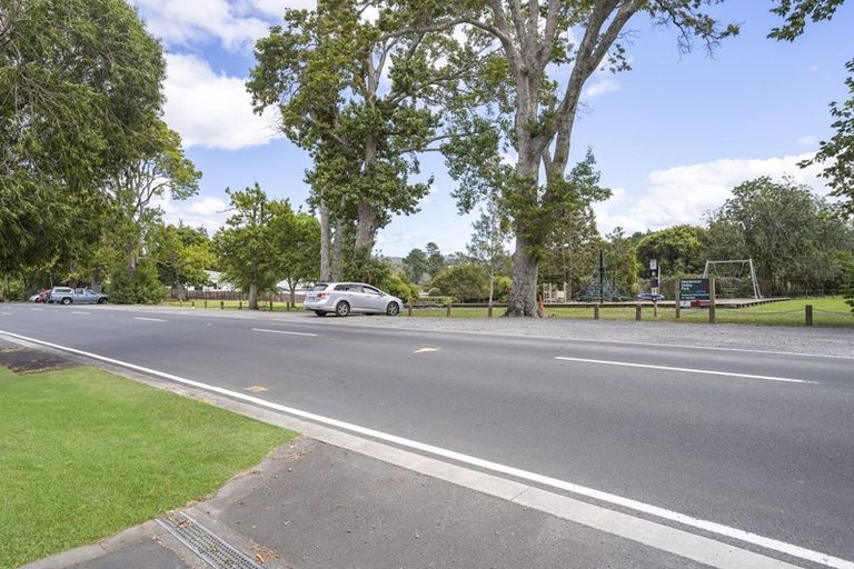 Photo of property in 3/176 Henderson Valley Road, Henderson, Auckland, 0612