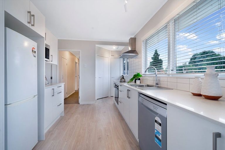 Photo of property in 102 Tirimoana Road, Te Atatu South, Auckland, 0602