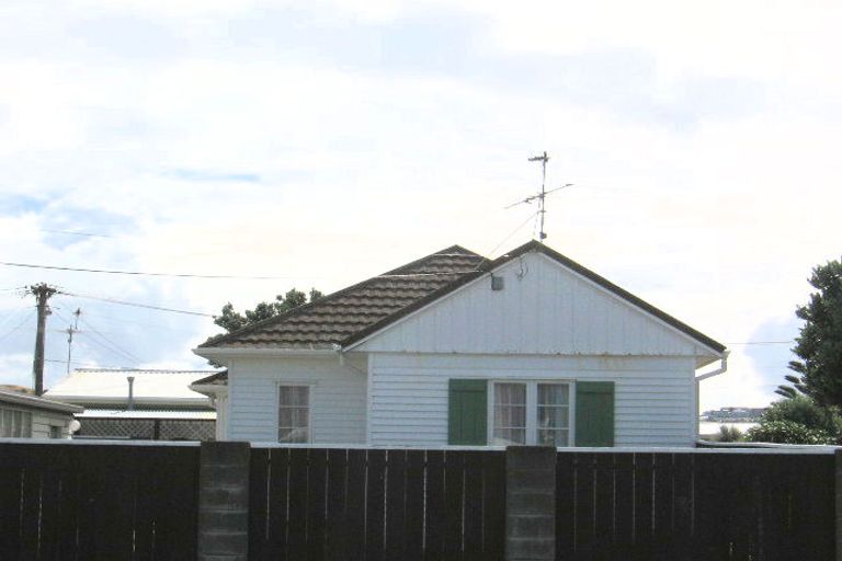 Photo of property in 14a Wayside, Miramar, Wellington, 6022