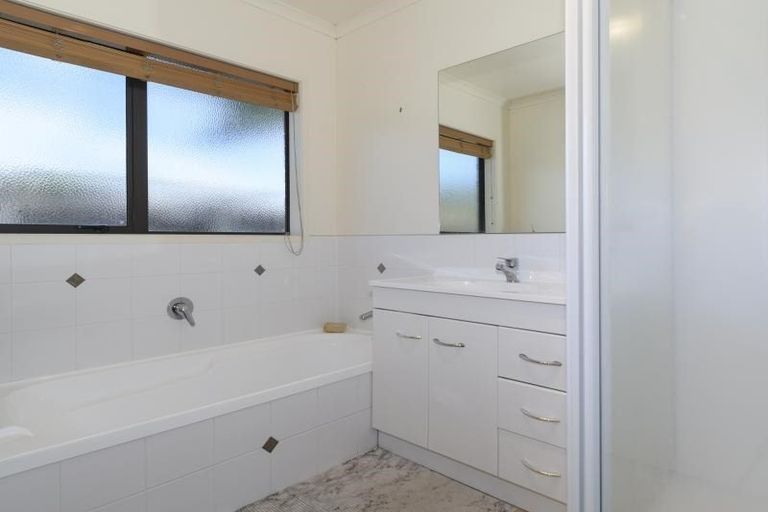 Photo of property in 75 Inverness Drive, Pyes Pa, Tauranga, 3112