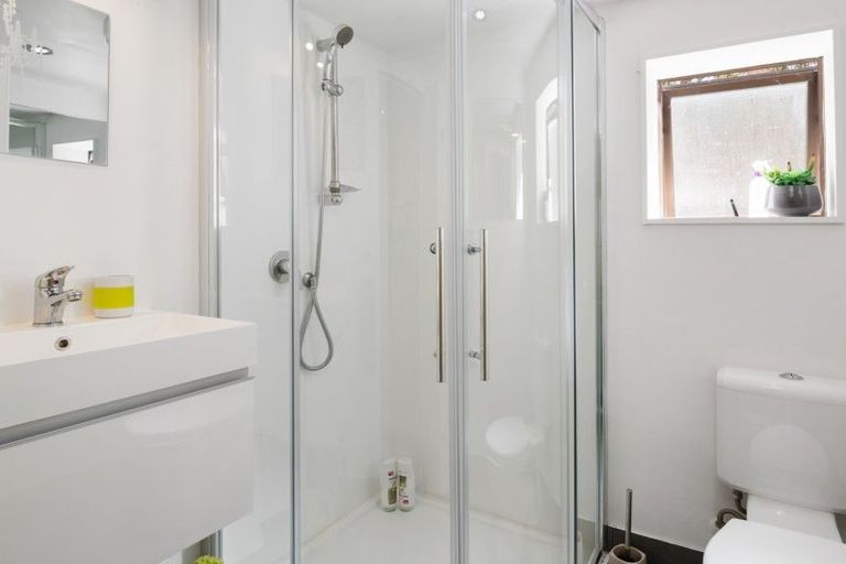 Photo of property in 9 Lincoln Street, Picton, 7220