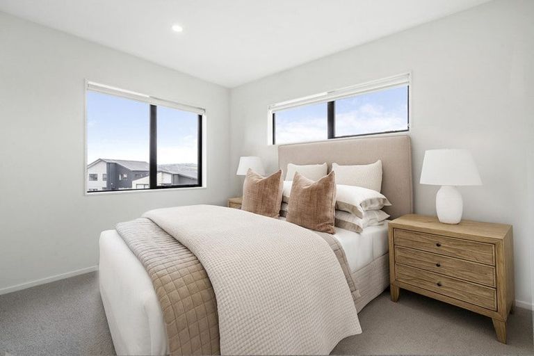 Photo of property in 4 Park Green Avenue, Rosehill, Papakura, 2113