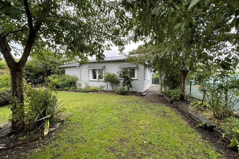 Photo of property in 8a Shanly Street, Waipawa, 4210