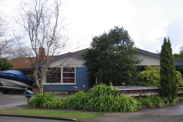 Photo of property in 12 Wigan Place, Hokowhitu, Palmerston North, 4410