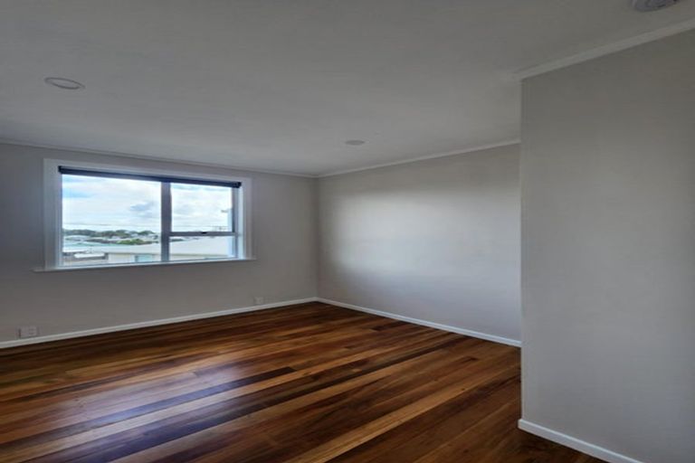 Photo of property in 31 Simons Street, Moturoa, New Plymouth, 4310