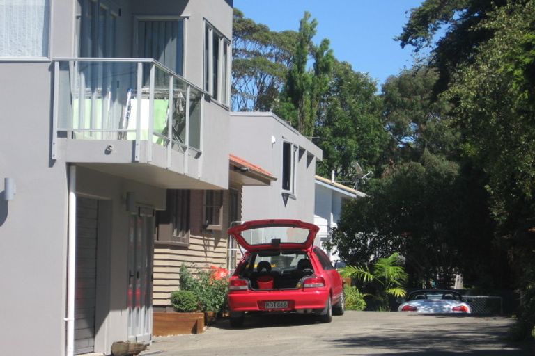 Photo of property in 2/18 Forrest Hill Road, Forrest Hill, Auckland, 0620