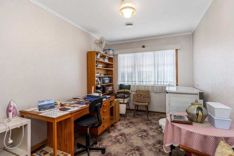 Photo of property in 13 Beaubank Road, Kelston, Auckland, 0602