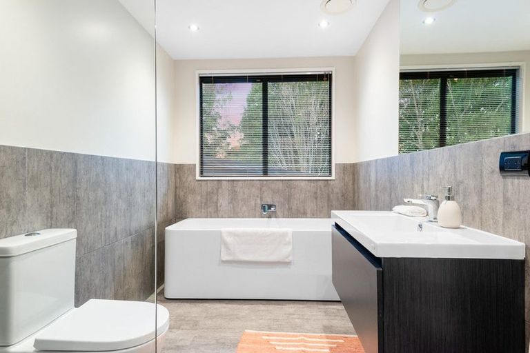 Photo of property in 105 Gladstone Road South, Dalmore, Dunedin, 9010