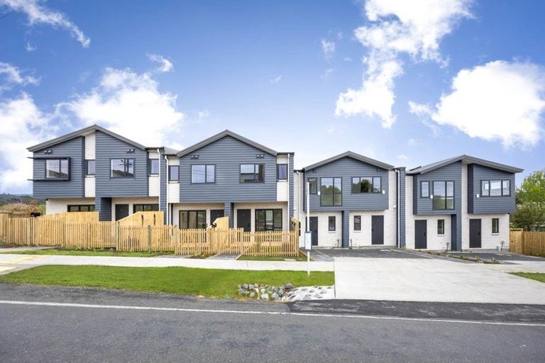 Photo of property in 3/21 Hetherington Road, Ranui, Auckland, 0612