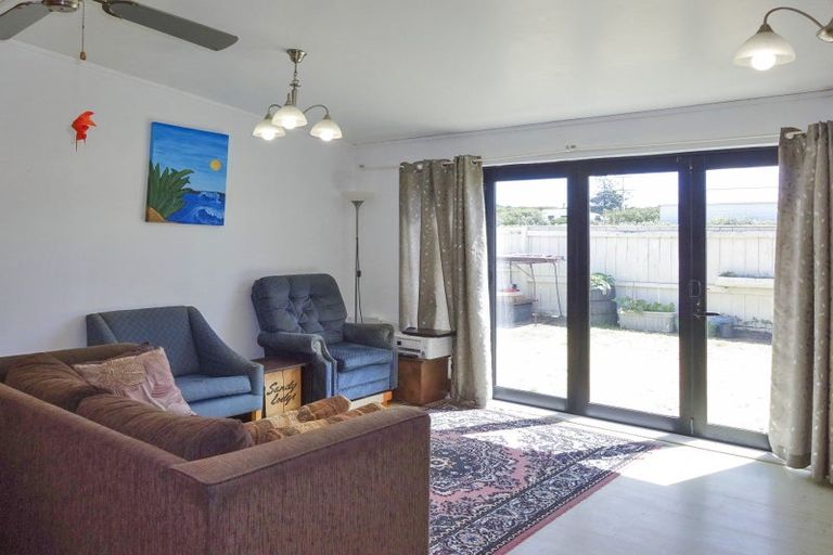 Photo of property in 4/2-4 Himatangi Street, Himatangi Beach, Foxton, 4891
