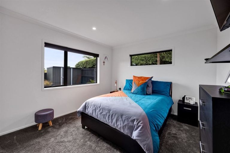 Photo of property in 17 Wentworth Lane, Waiwhakaiho, New Plymouth, 4312