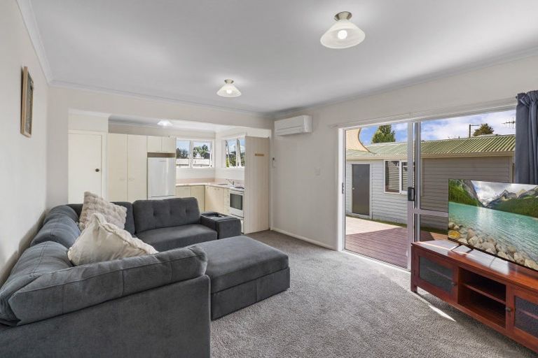 Photo of property in 118 Gillies Avenue, Taupo, 3330