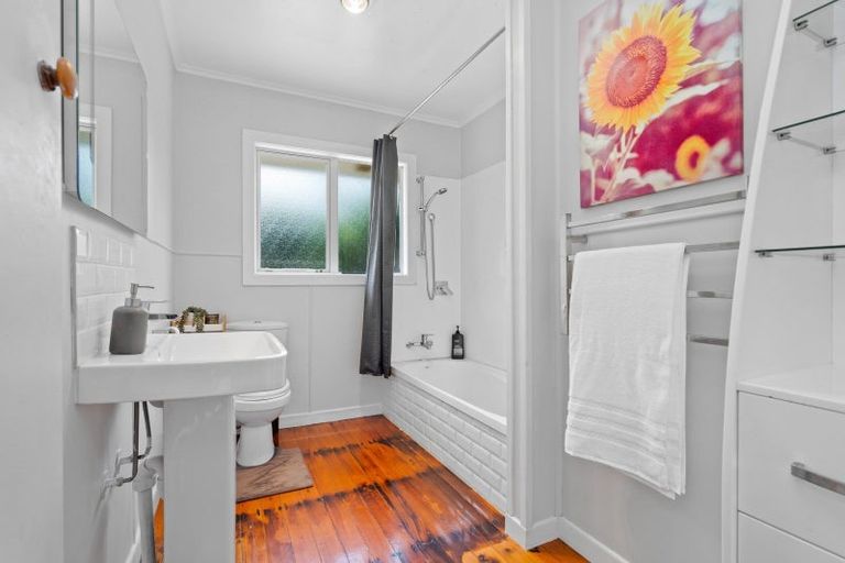 Photo of property in 35 Ogle Crescent, Te Kamo, Whangarei, 0112