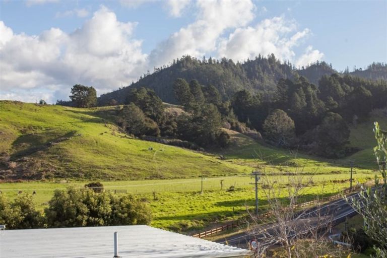 Photo of property in 4 Ocean Beach Road, Tairua, 3508