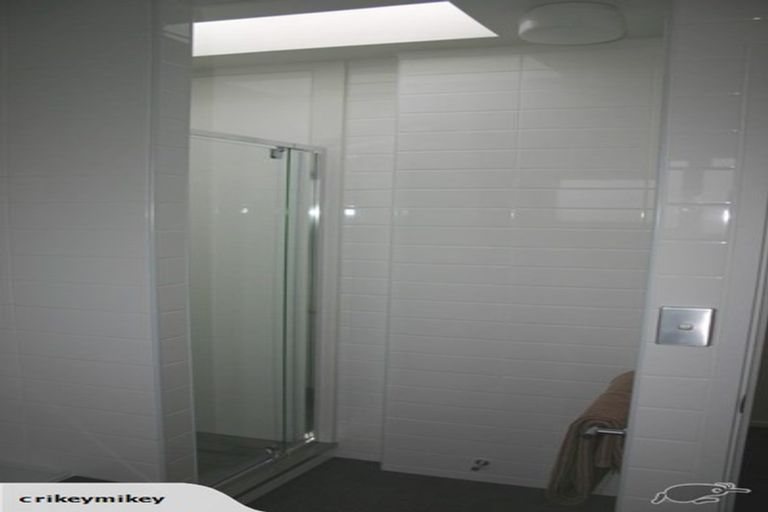 Photo of property in 1/22 Tui Glen Road, Birkenhead, Auckland, 0626