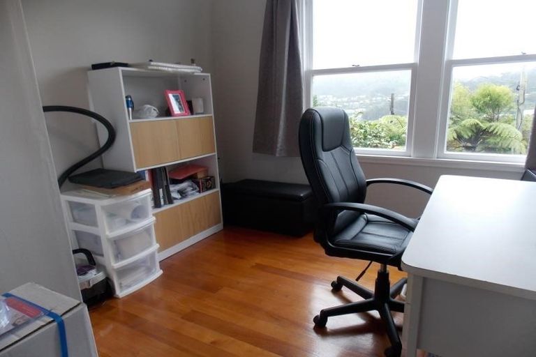 Photo of property in 18a Montgomery Avenue, Karori, Wellington, 6012