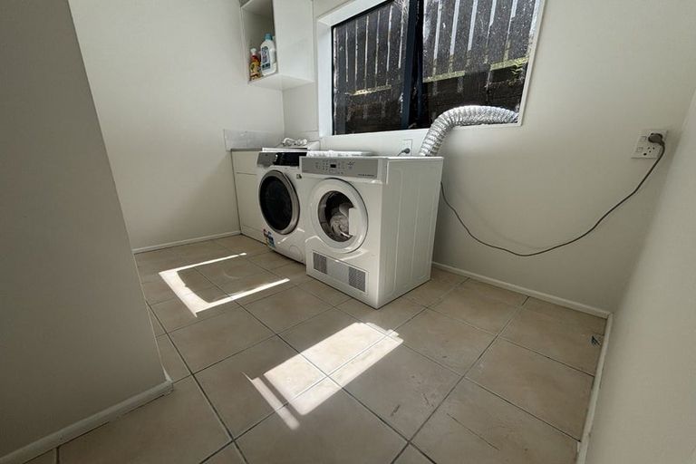 Photo of property in 20 Wallace Road, Ranui, Auckland, 0612