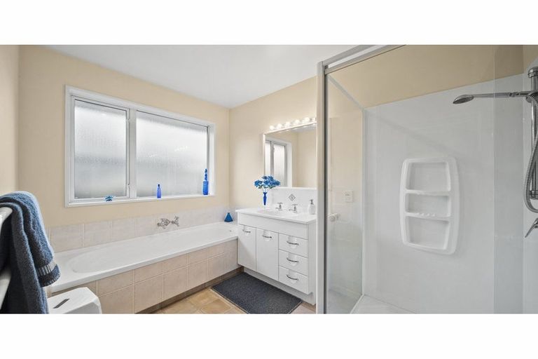 Photo of property in 52 Bella Rosa Drive, Hei Hei, Christchurch, 8042