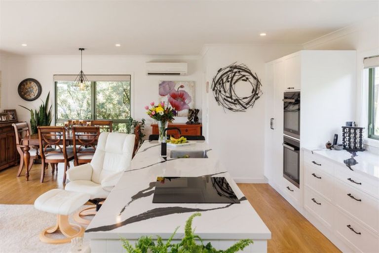 Photo of property in 121 Cashmere Drive, Fitzherbert, Palmerston North, 4410