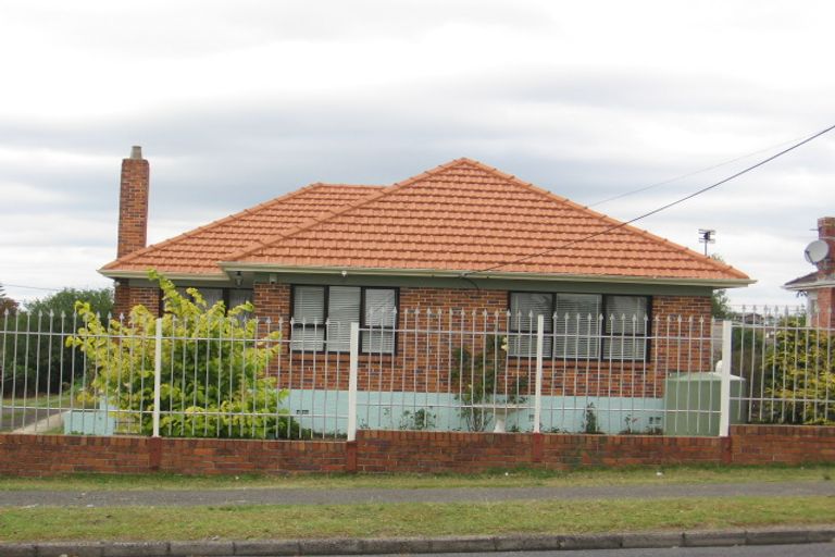 Photo of property in 29 Archibald Road, Kelston, Auckland, 0602