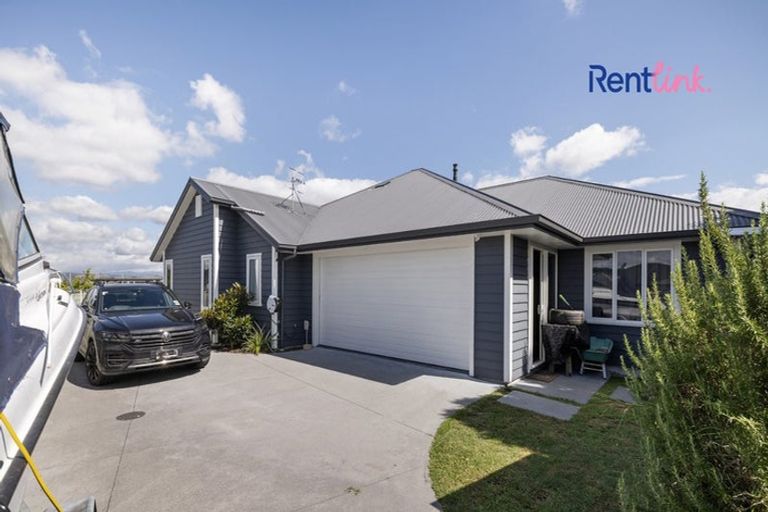 Photo of property in 17 Matepu Crescent, Pyes Pa, Tauranga, 3112