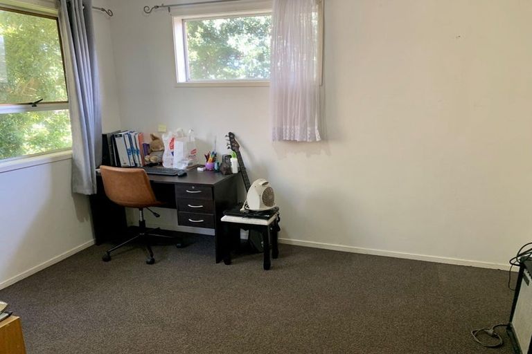 Photo of property in 2/62 Carlisle Road, Browns Bay, Auckland, 0630